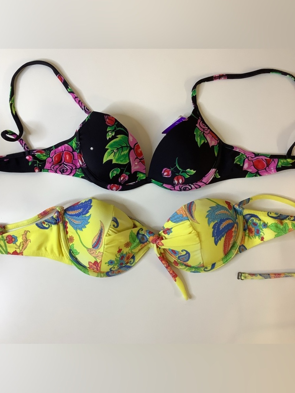 Floral Print Underwire Bikini Top - Black and Yellow